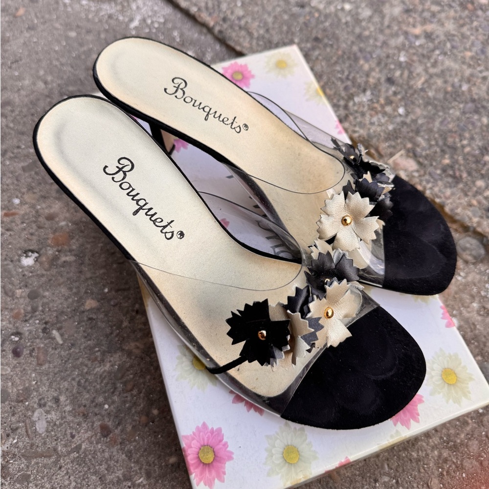 BOUQUETS Flower Detail Heels Floral Appliqués